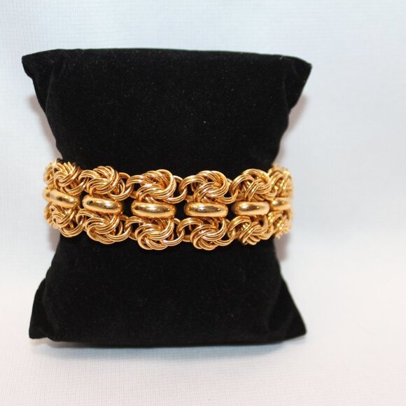 Chunky Italian Golden Tone Lightweight Bracelet - Picture 2 of 7